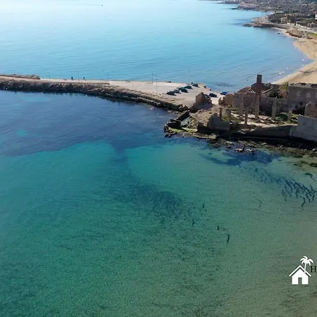 On The Beach * Noto